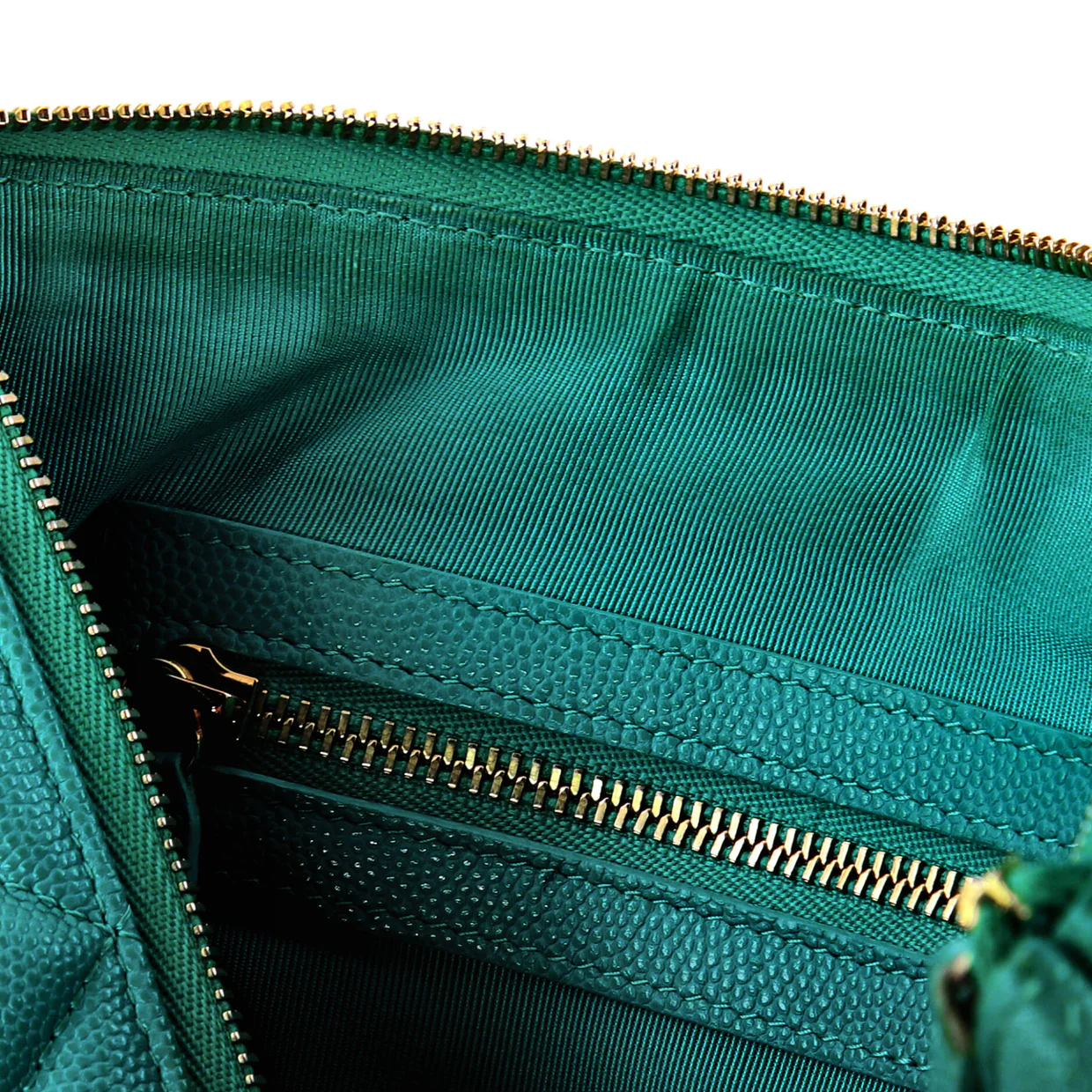 O Case Clutch Quilted Caviar Medium - Deep Luxury