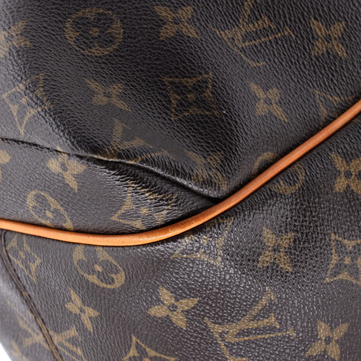 Totally Handbag Monogram Canvas MM - Deep Luxury
