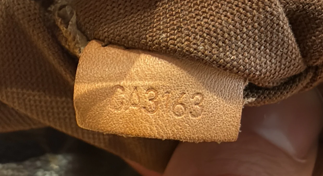 Sully Handbag Monogram Canvas MM - Deep Luxury