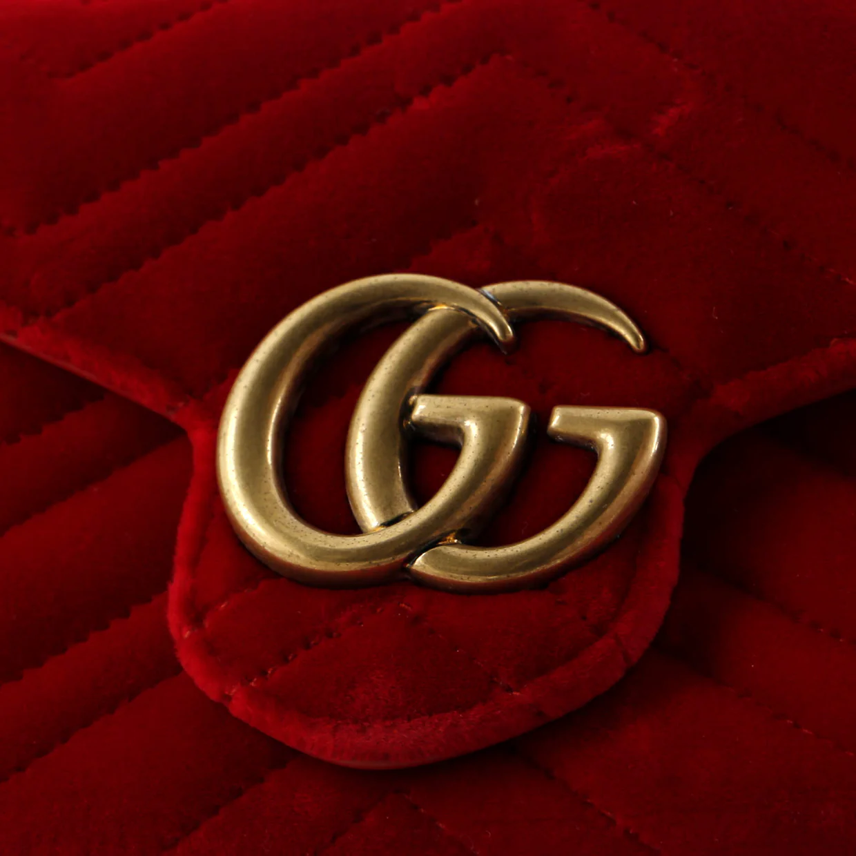 GG Marmont Chain Wallet Matelasse Velvet Mini - Deep Luxury
