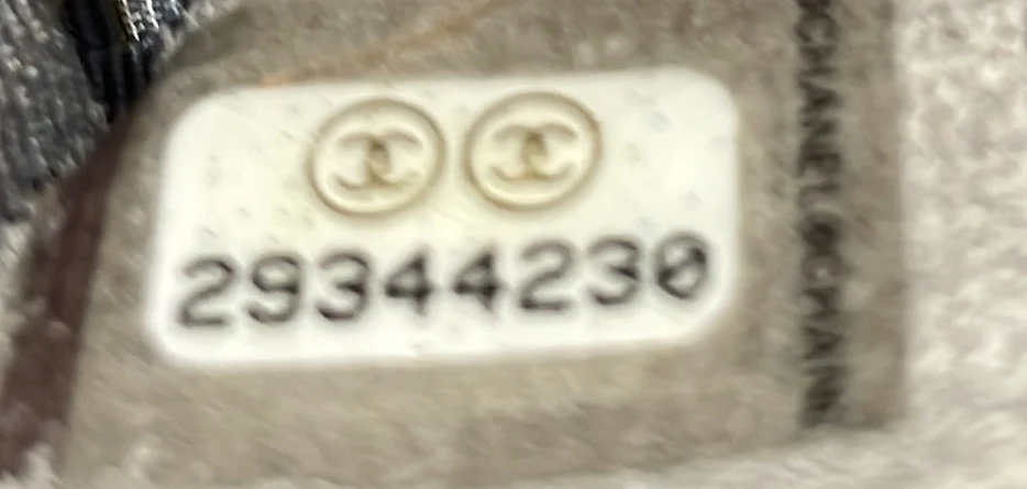 Boy Flap Bag Chevron Caviar Small - Deep Luxury