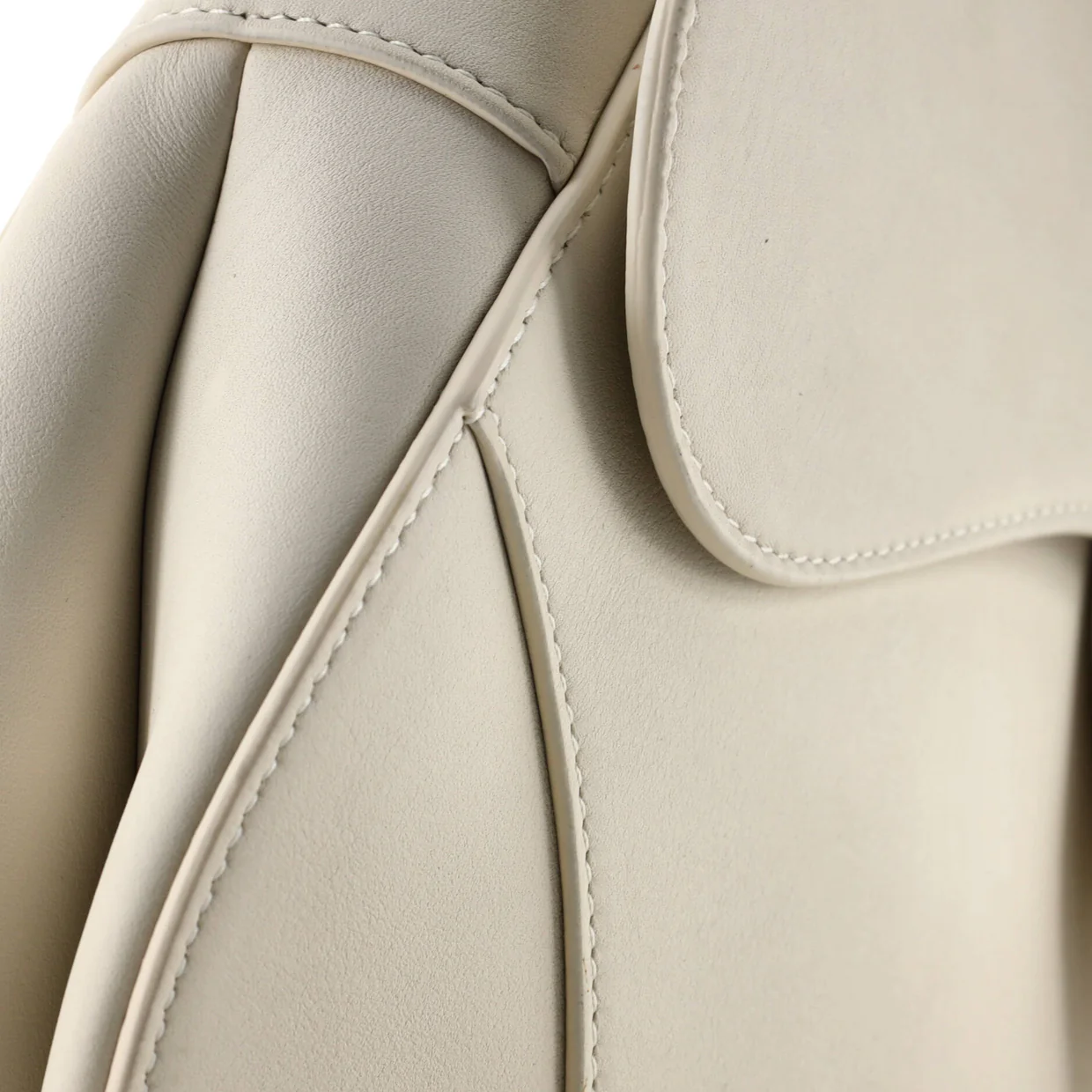 Ultra Matte Saddle Handbag Leather Medium - Deep Luxury