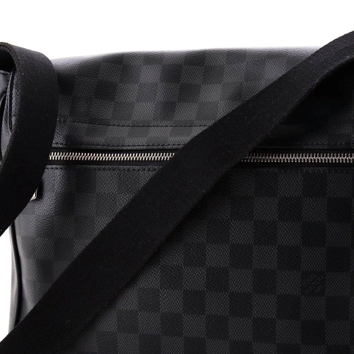 District NM Messenger Bag Damier Graphite GM - Deep Luxury