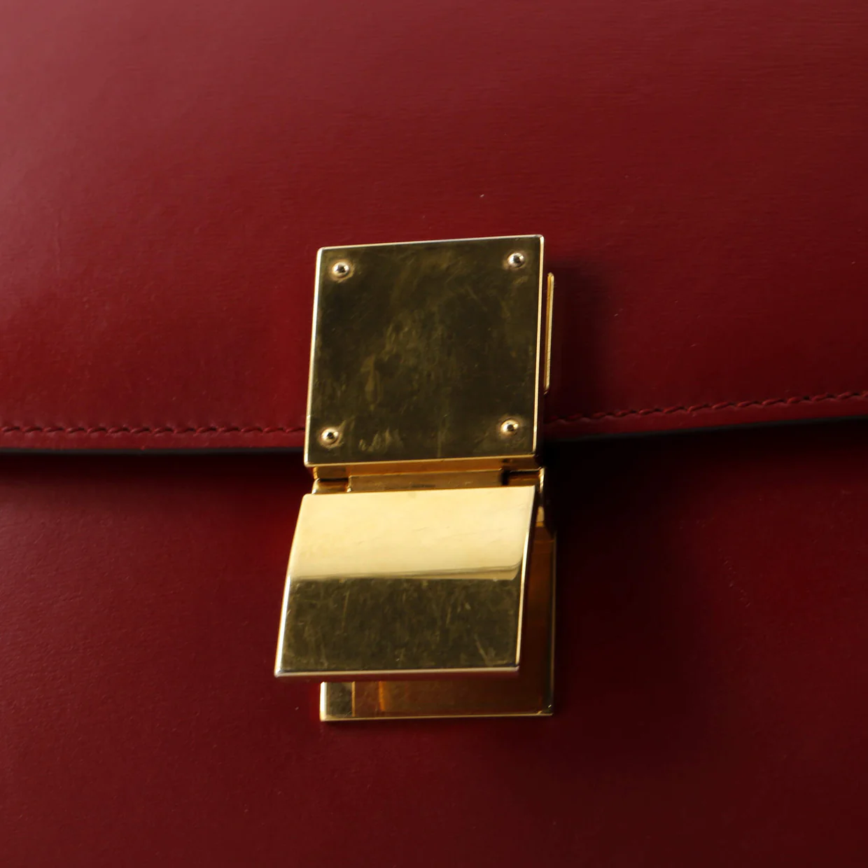 Classic Box Bag Smooth Leather Medium - Deep Luxury