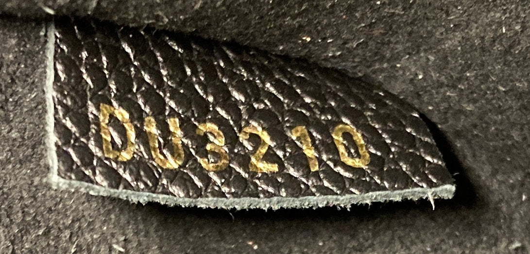 Boite Chapeau Souple Bag Monogram Empreinte Leather MM - Deep Luxury