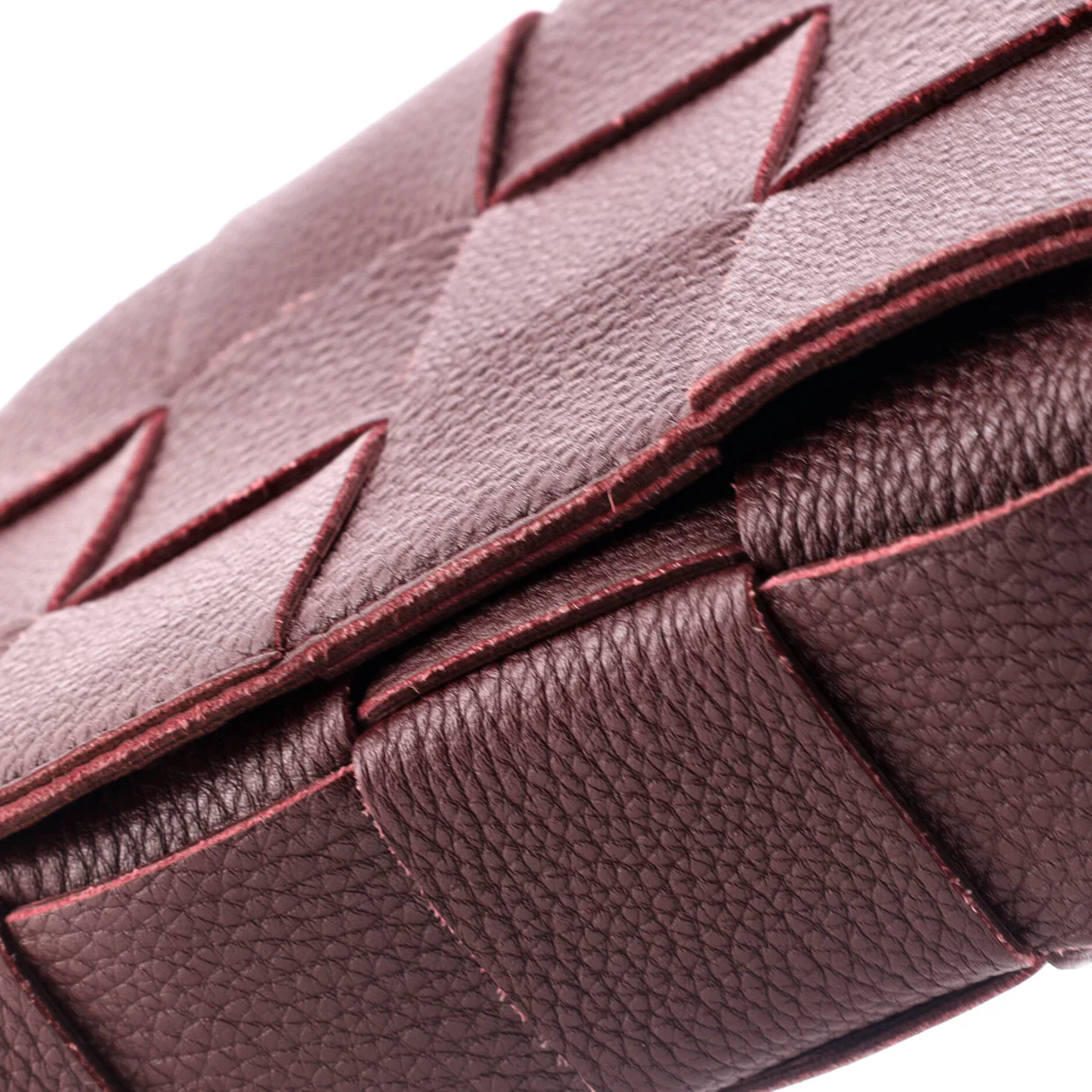 Cassette Crossbody Bag Maxi Intrecciato Grained Leather - Deep Luxury