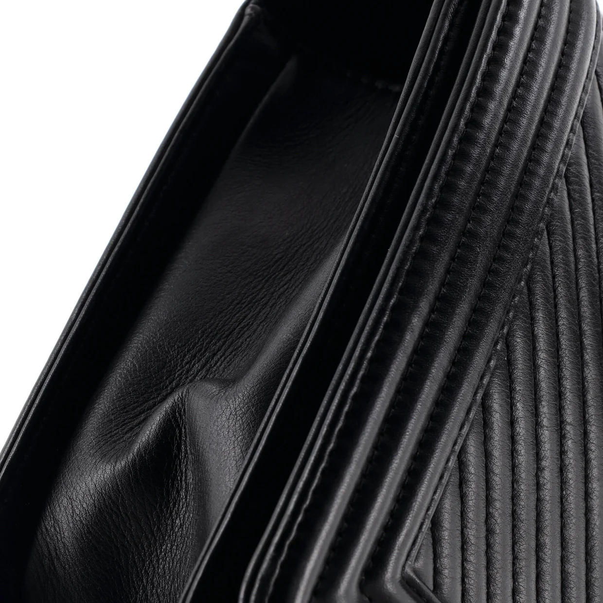 Boy Flap Bag Chevron Lambskin New Medium - Deep Luxury