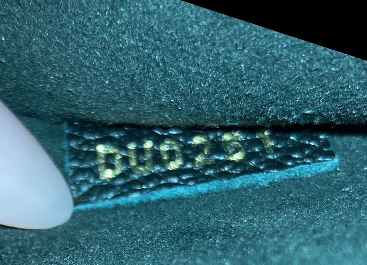 Boite Chapeau Souple Bag Monogram Empreinte Leather MM - Deep Luxury