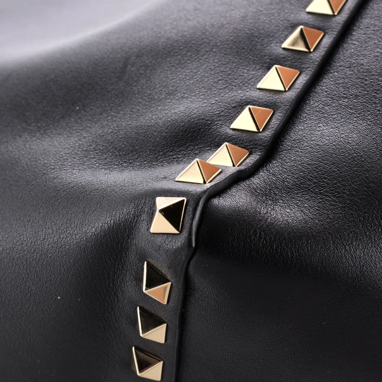 Rockstud Untitled Tote Leather Medium - Deep Luxury