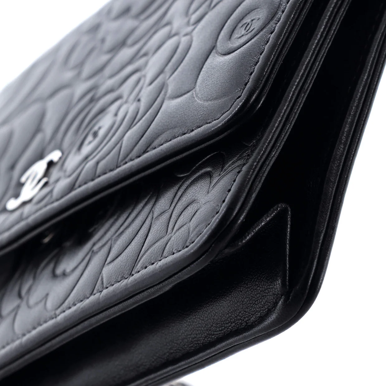 Wallet on Chain Camellia Lambskin - Deep Luxury