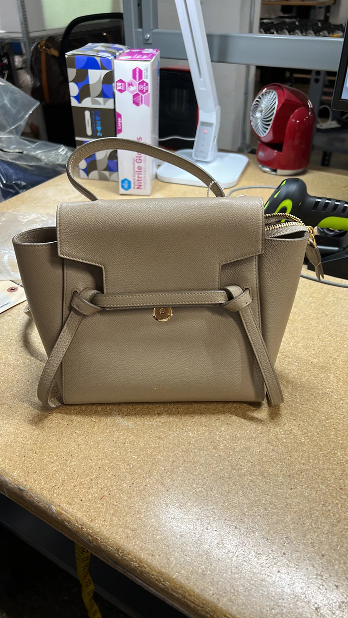 Belt Bag Textured Leather Nano - Deep Luxury