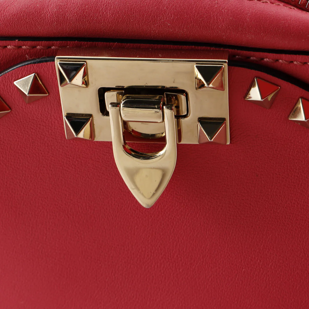 Rockstud Flip Lock Camera Crossbody Bag Leather - Deep Luxury