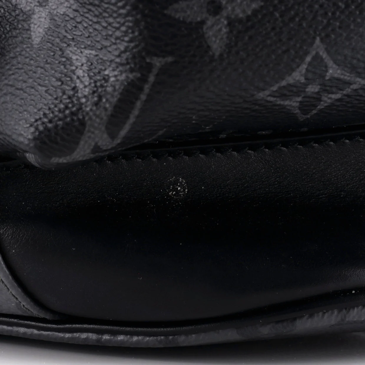 Christopher Backpack Reverse Monogram Eclipse Canvas MM - Deep Luxury