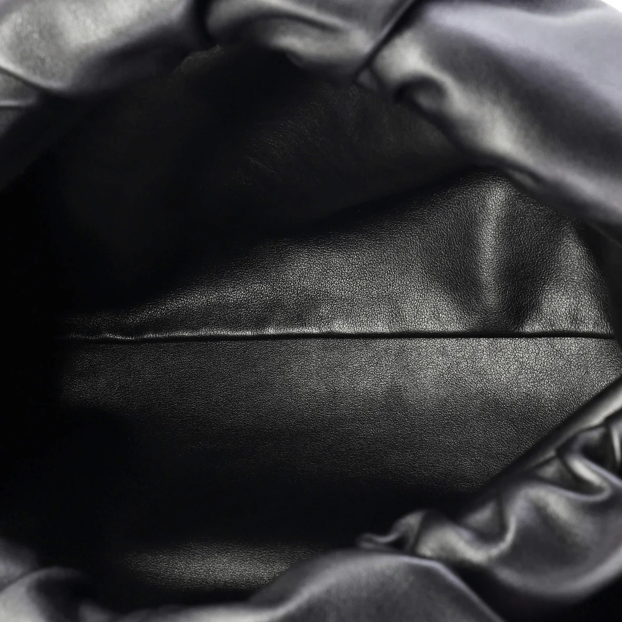 The Chain Pouch Leather - Deep Luxury
