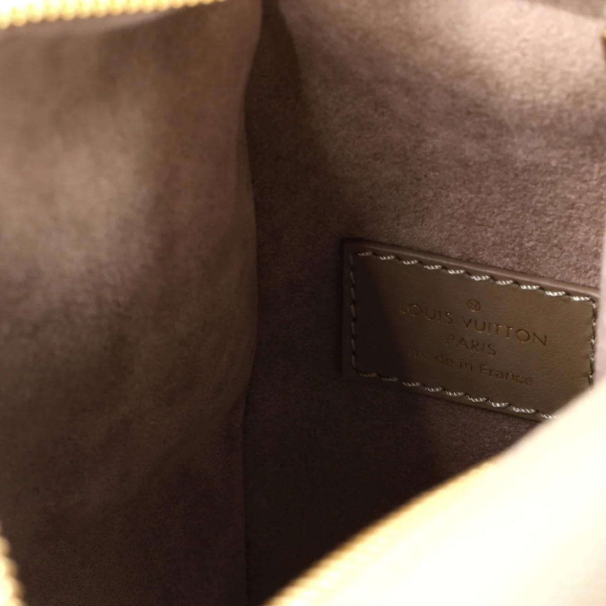 Side Trunk Handbag Taurillon Leather MM - Deep Luxury