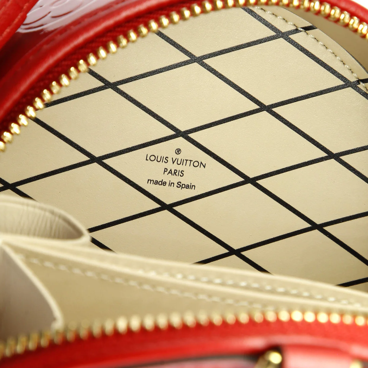 Mini Boite Chapeau Bag Monogram Vernis - Deep Luxury