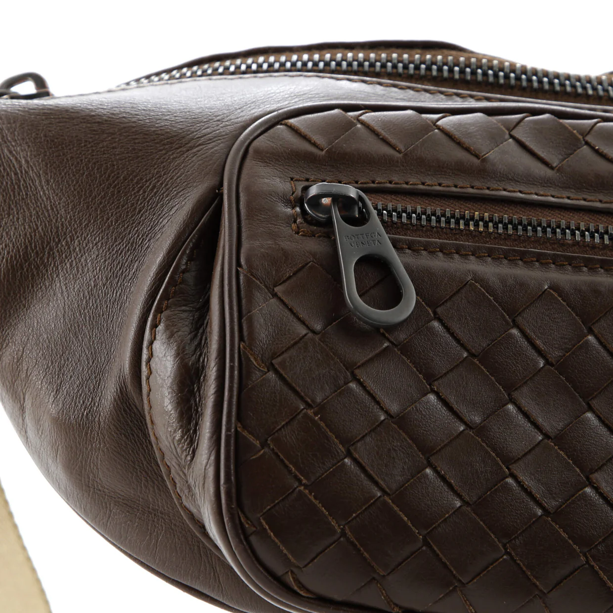 Light Waist Bag Intrecciato Leather - Deep Luxury