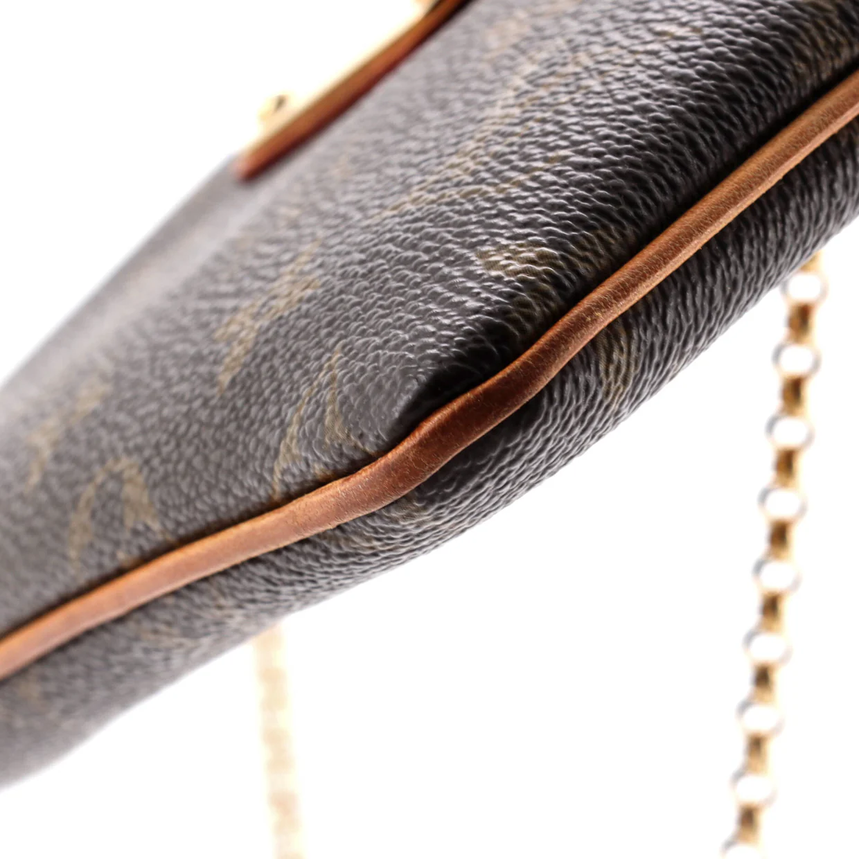Milla Pochette Monogram Canvas MM - Deep Luxury