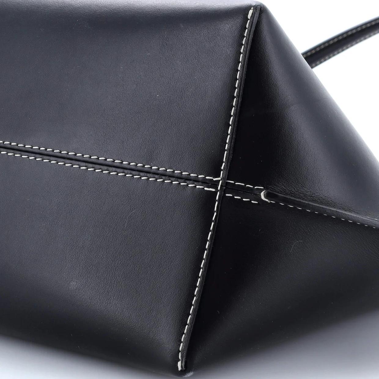 TB Monogram Motif Tote Leather Medium - Deep Luxury