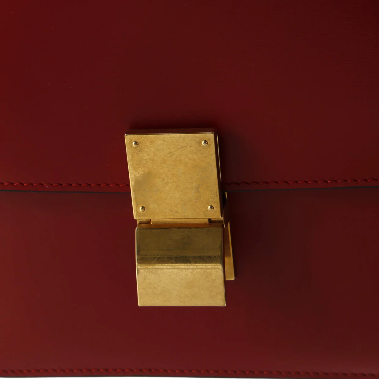 Classic Box Bag Smooth Leather Medium - Deep Luxury