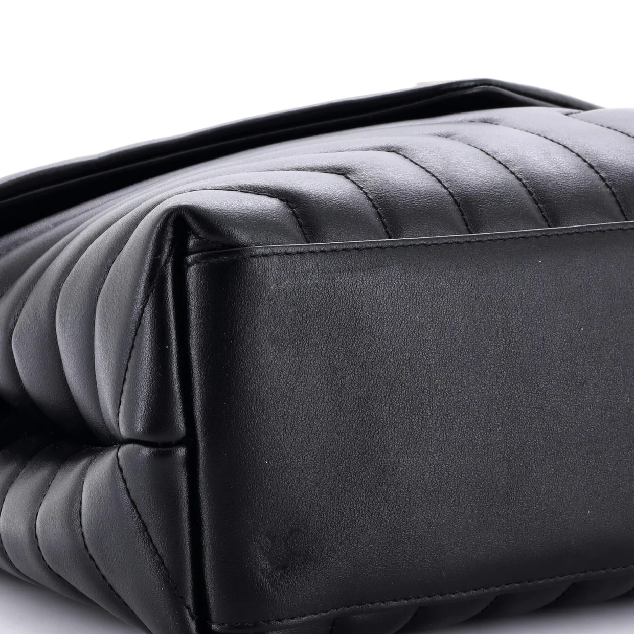 Loulou Shoulder Bag Matelasse Chevron Leather Medium - Deep Luxury