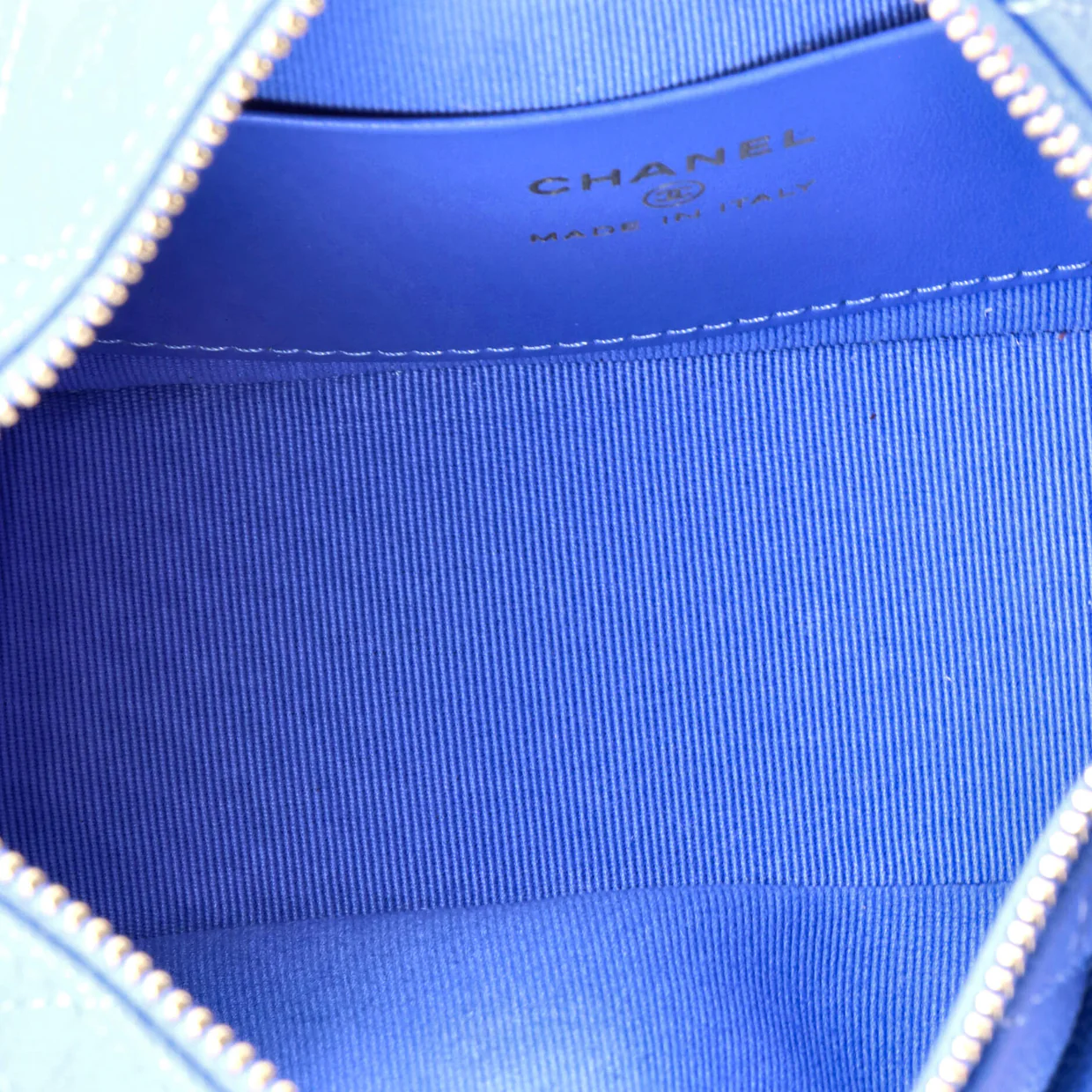 CC Hobo Clutch with Chain Quilted Caviar - Deep Luxury