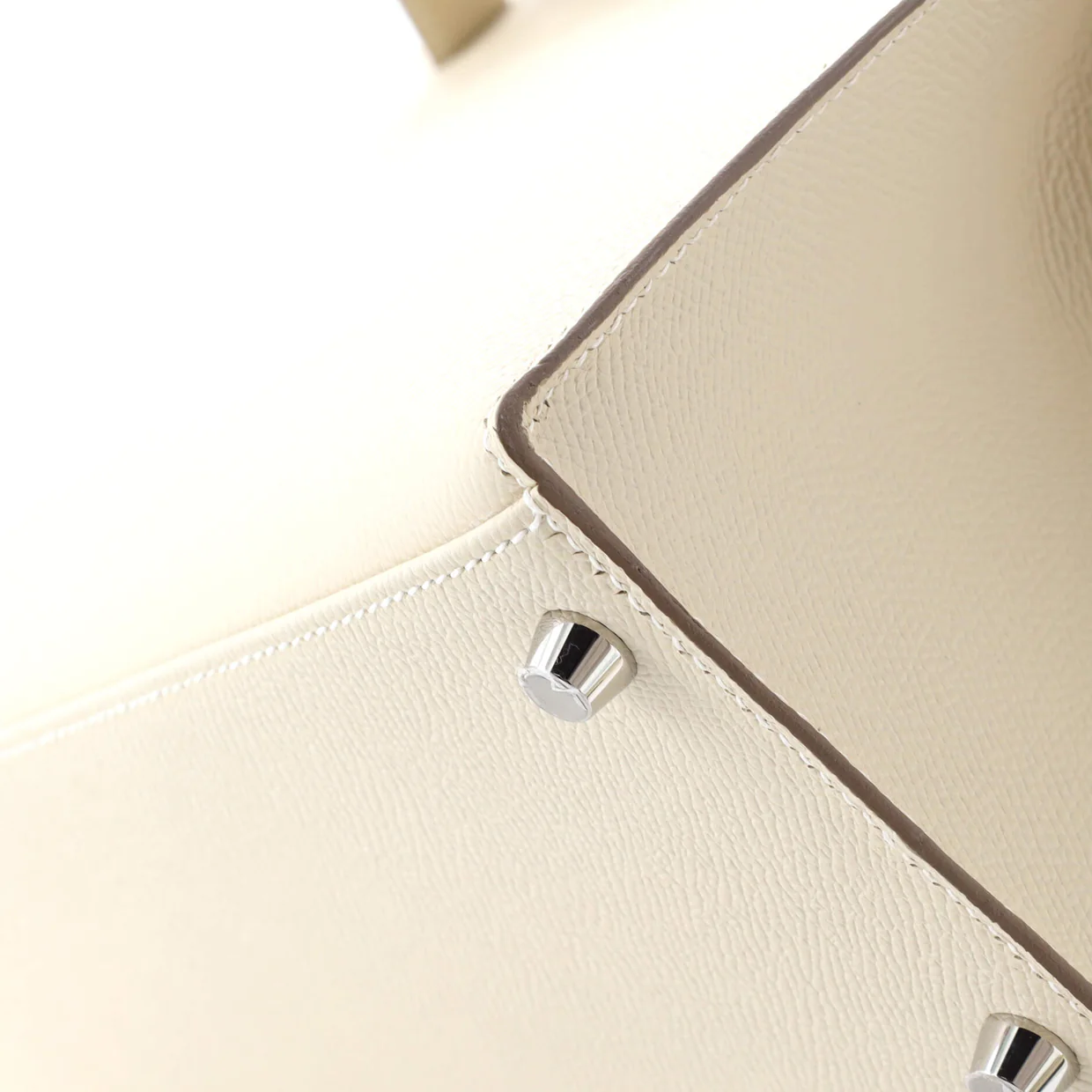 Kelly Handbag Light Epsom with Palladium Hardware 28 - Deep Luxury