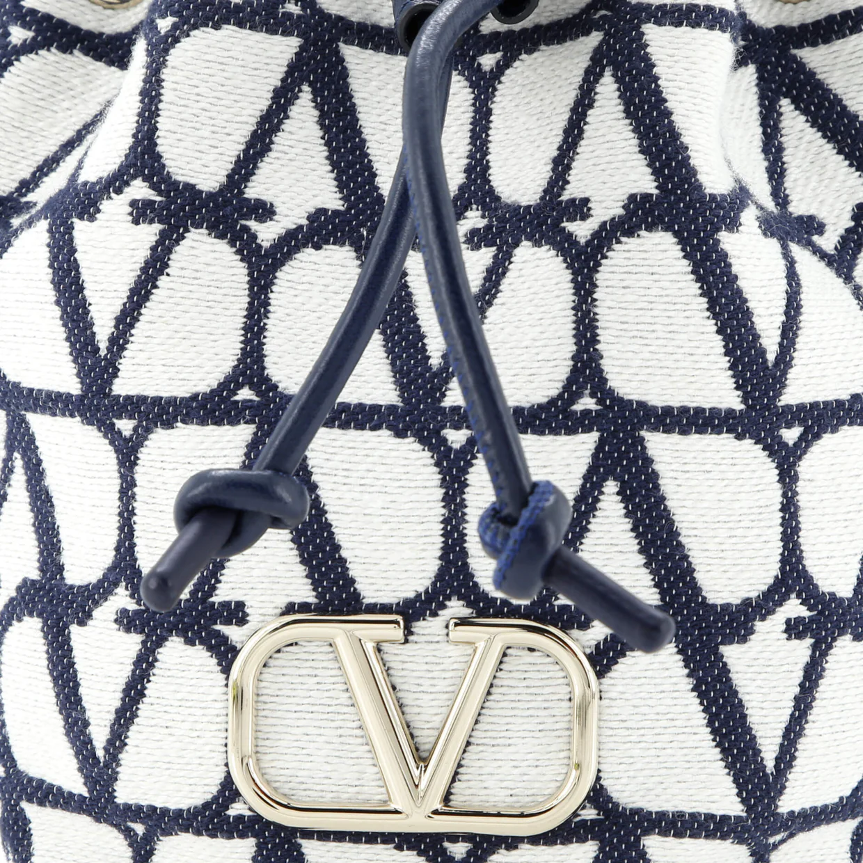 VLogo Signature Bucket Bag Toile Iconograph Fabric Mini - Deep Luxury