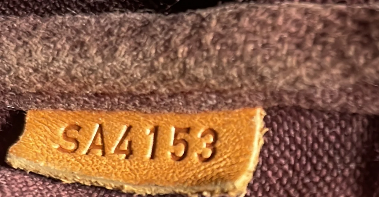 Favorite Handbag Monogram Canvas MM - Deep Luxury
