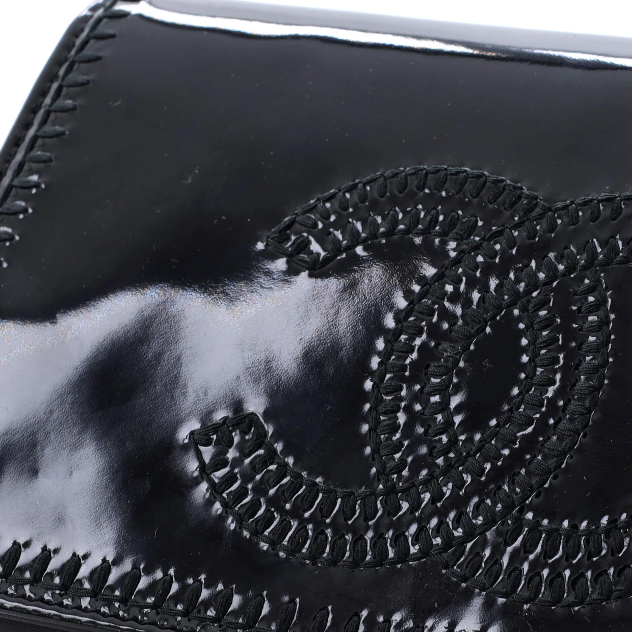 CC Wallet on Chain Stitched Patent - Deep Luxury
