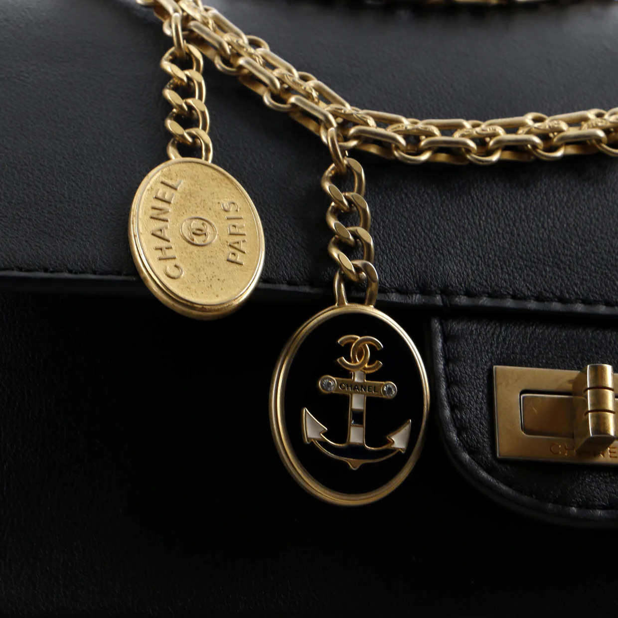 Nude Medallion Reissue 2.55 Flap Bag Calfskin 226 - Deep Luxury