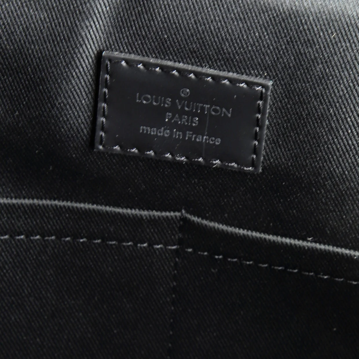 District NM Messenger Bag Damier Graphite MM - Deep Luxury