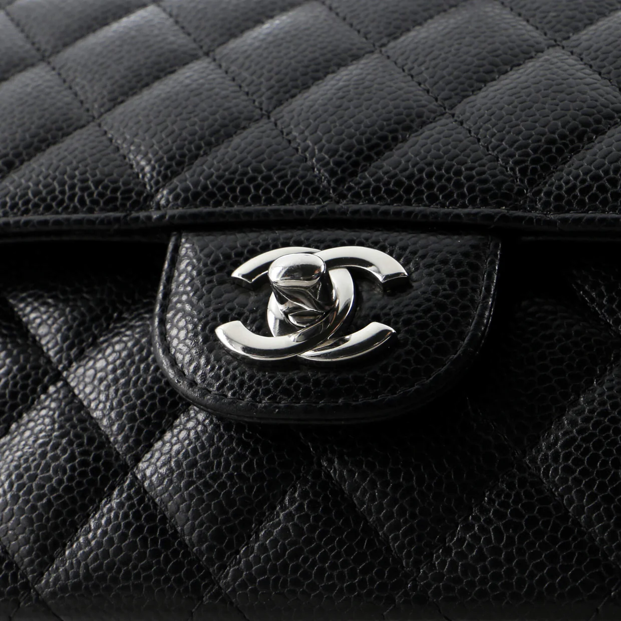 Classic Double Flap Bag Quilted Caviar Medium - Deep Luxury