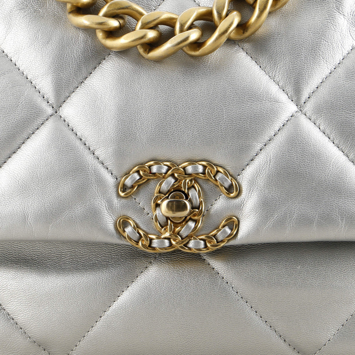19 Flap Bag Stitched Metallic Goatskin Medium - Deep Luxury