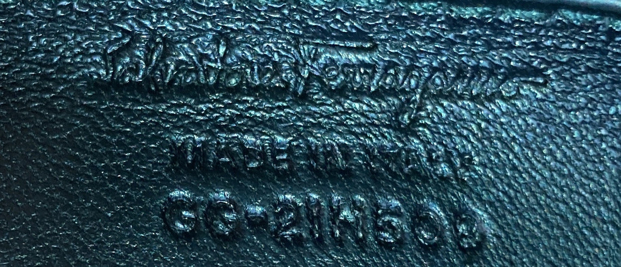 Vara Soft Studs Flap Bag Quilted Leather Small - Deep Luxury