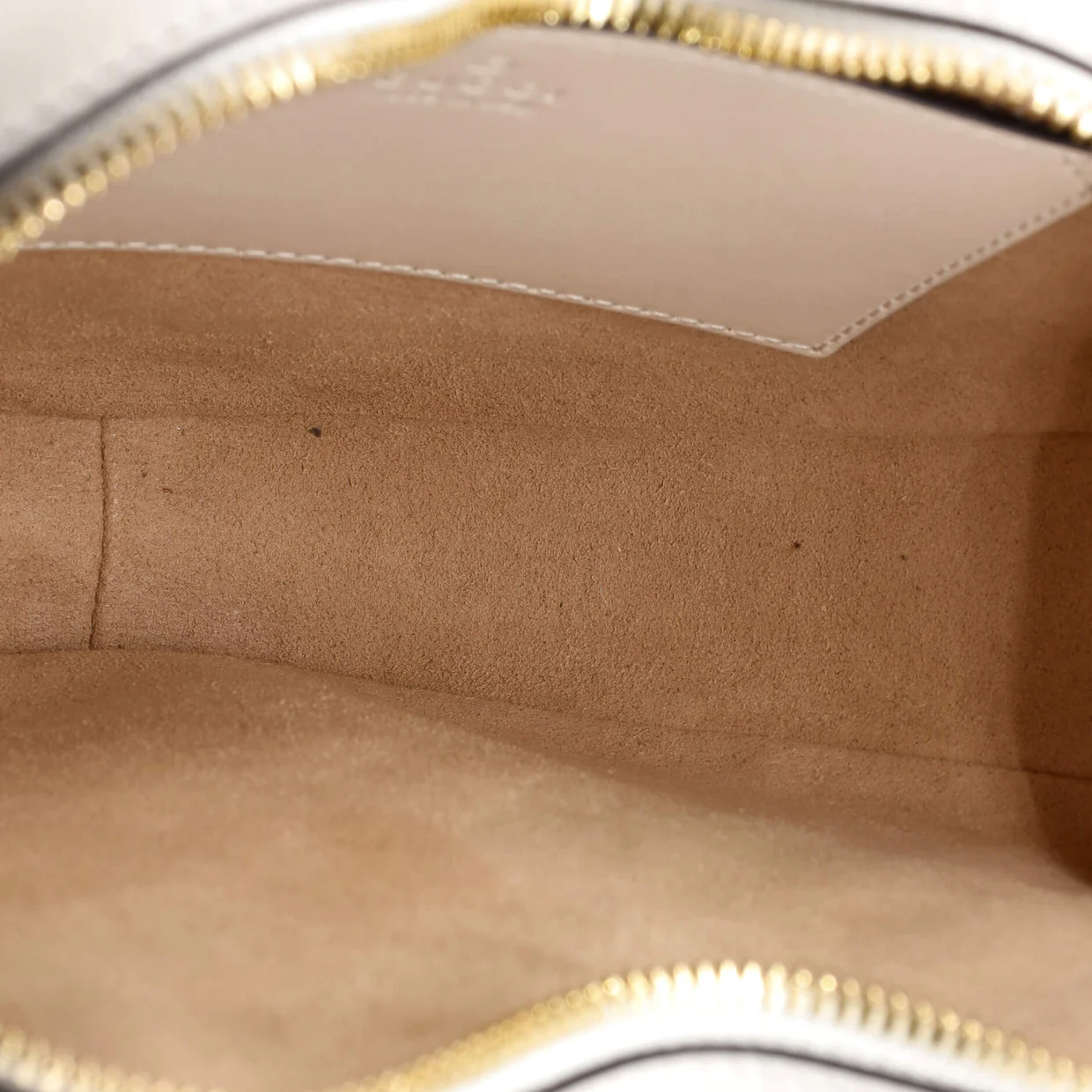 Interlocking G Heart Shoulder Bag Diagonal Quilted Leather Mini - Deep Luxury