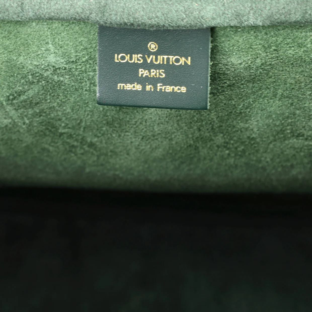 Kendall Handbag Taiga Leather GM - Deep Luxury