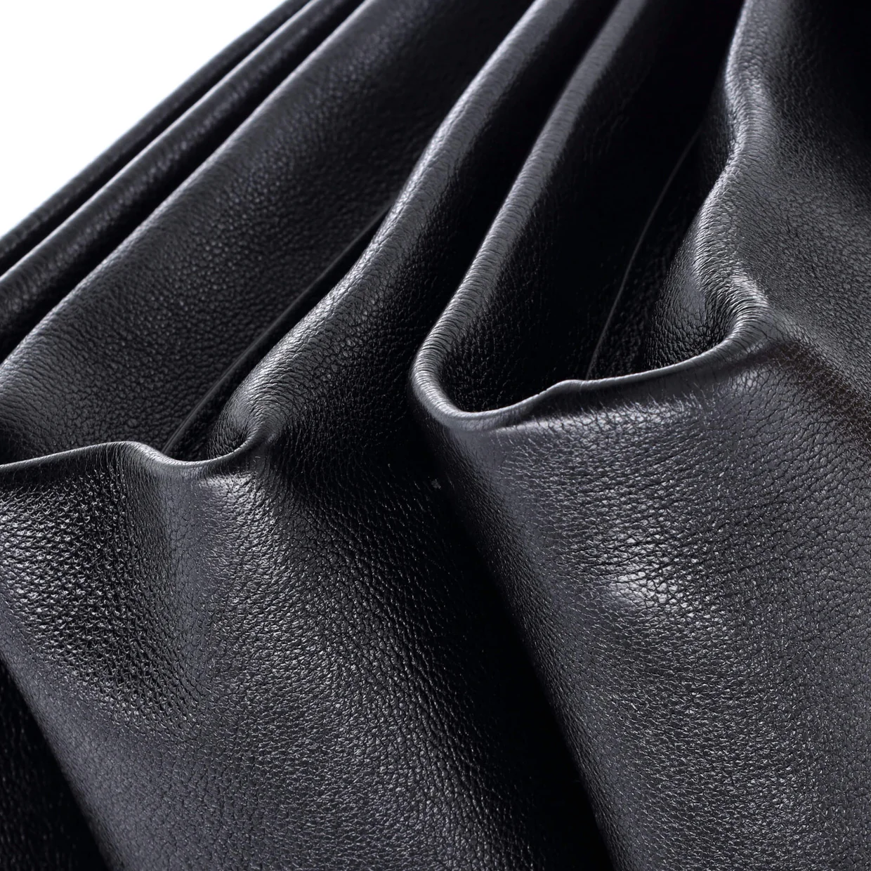 VRing Shoulder Bag Leather Medium - Deep Luxury