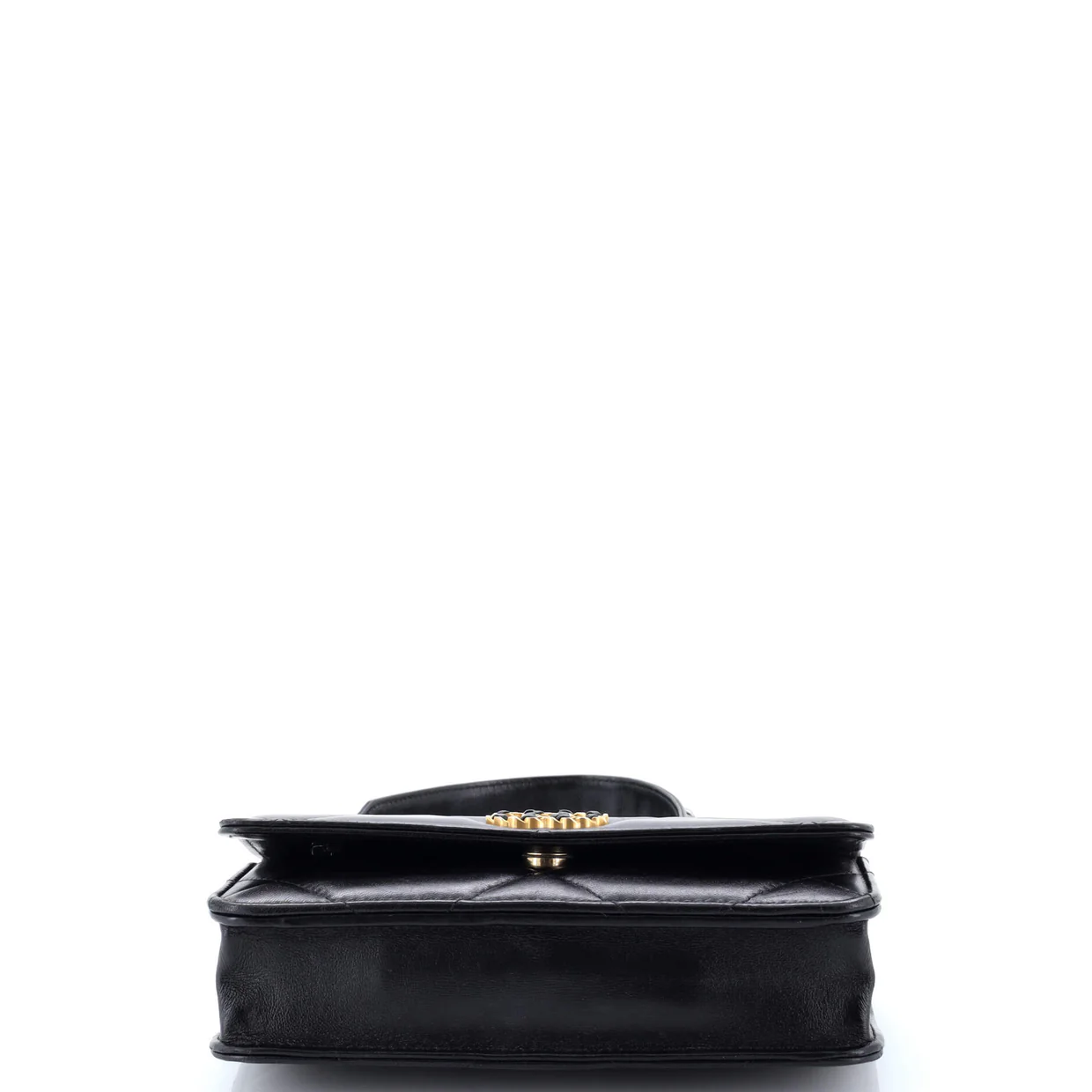 19 Wallet on Chain Quilted Lambskin - Deep Luxury