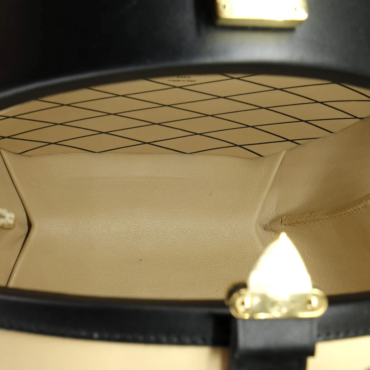 Petite Boite Chapeau Bag Calfskin - Deep Luxury