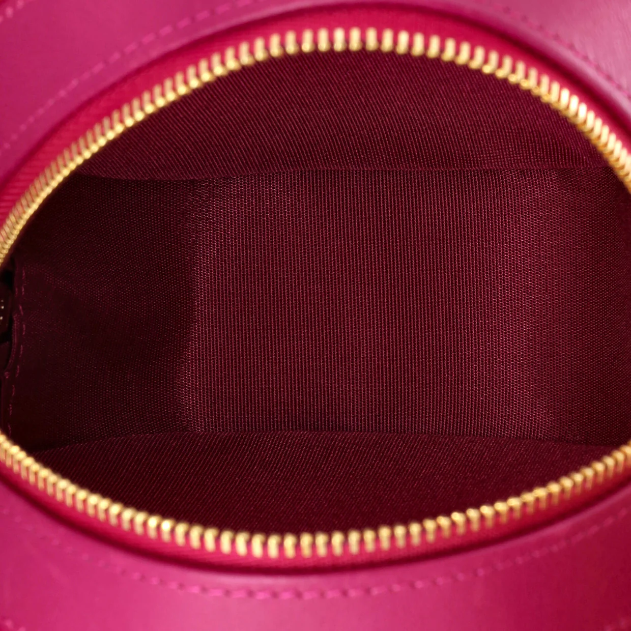 Round Clutch with Chain Chevron Shearling Mini - Deep Luxury