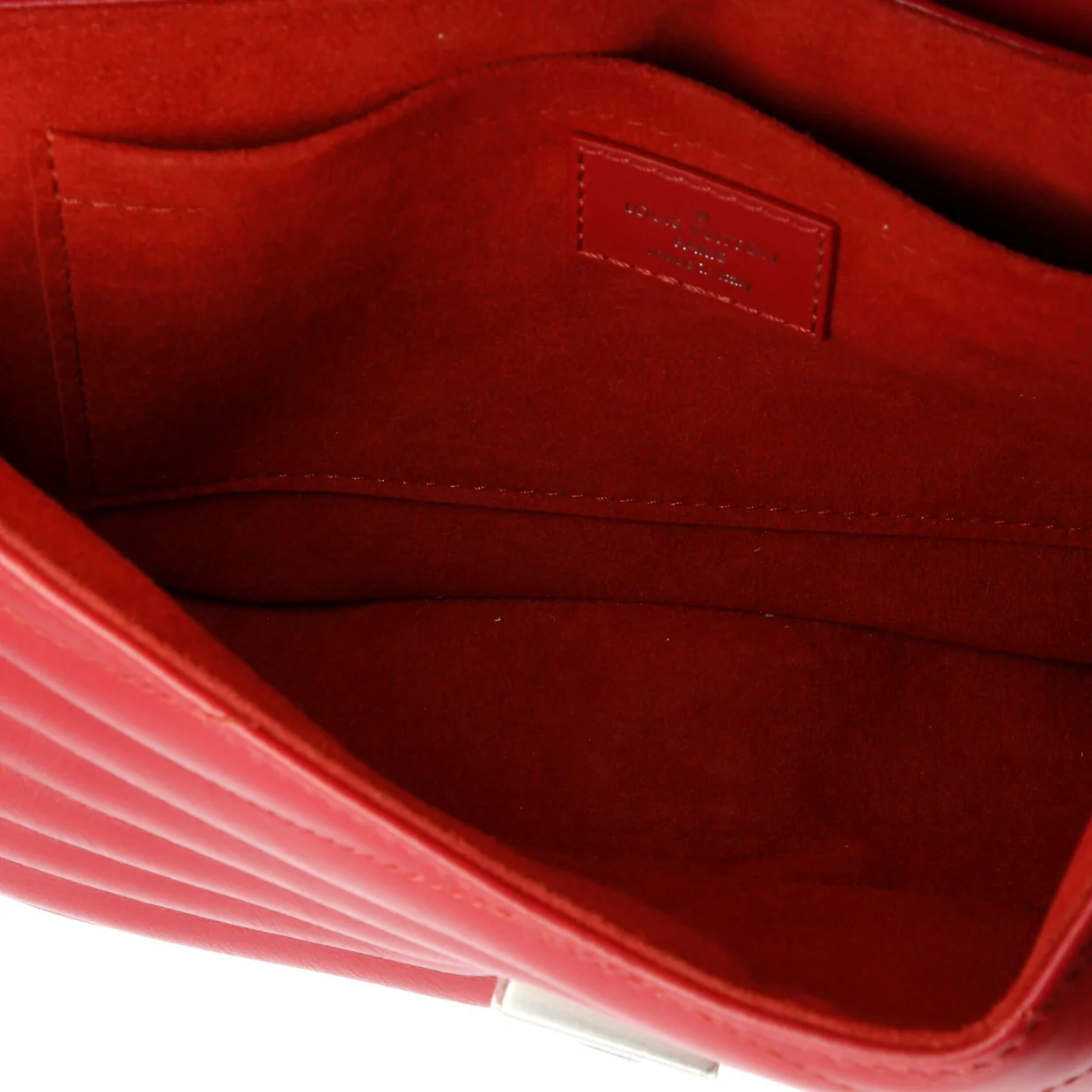 New Wave Chain Bag Quilted Leather MM - Deep Luxury