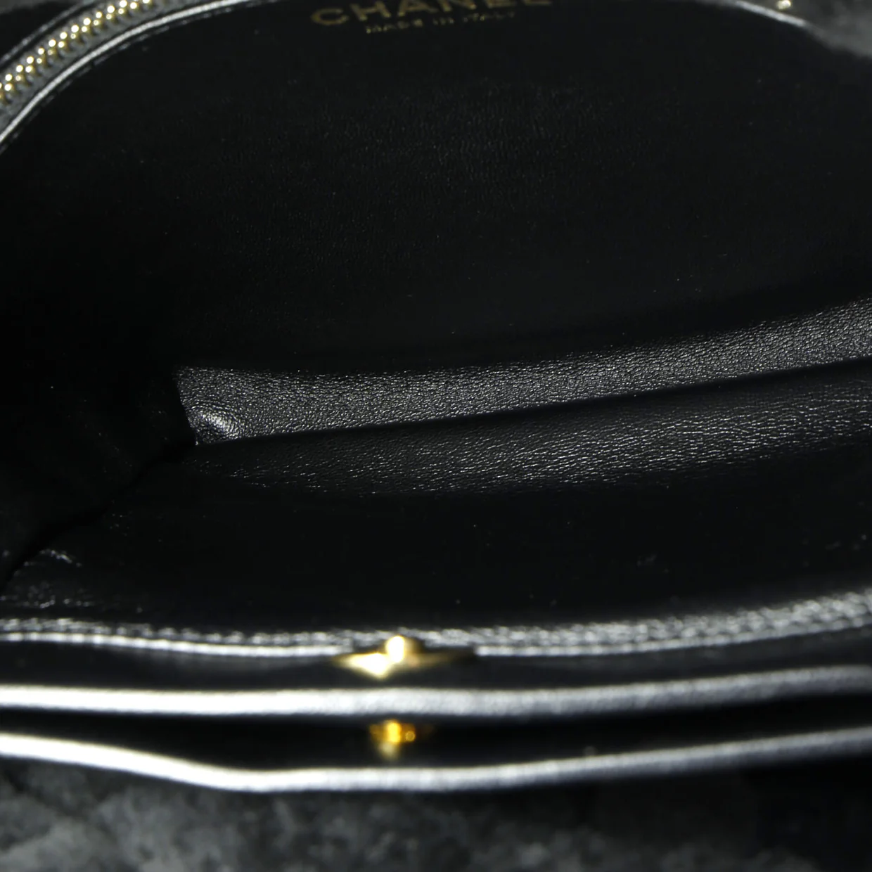 CC Bar Chain Handle Shopping Tote Quilted Shearling Small - Deep Luxury