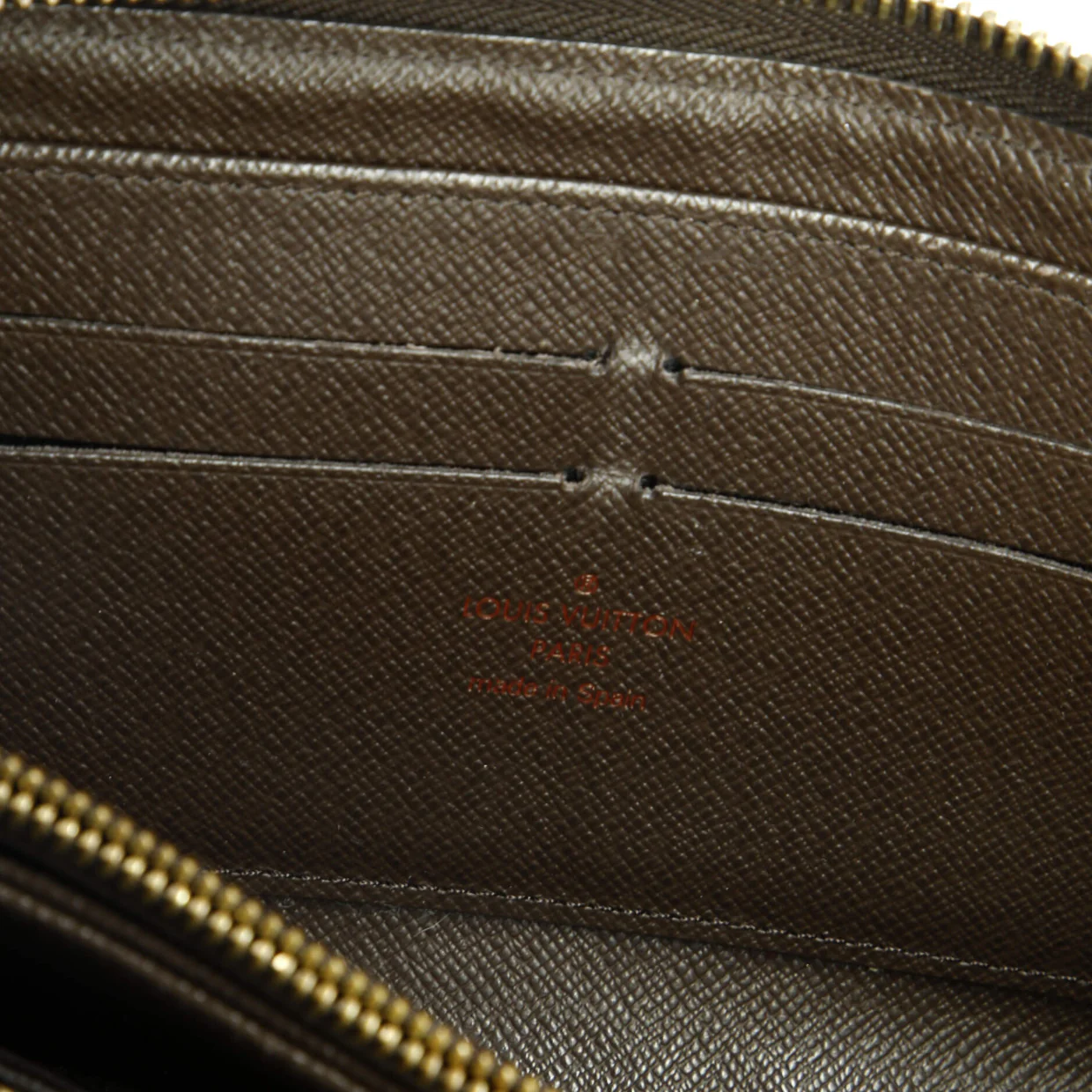 Zippy Wallet Damier - Deep Luxury