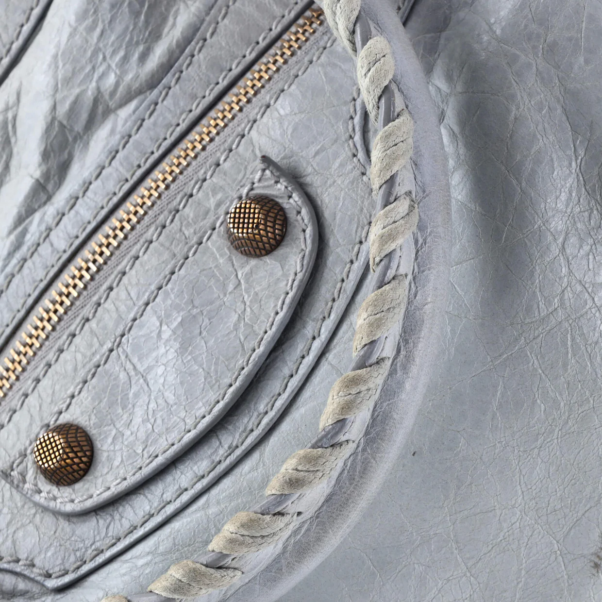 City Giant Studs Bag Leather Medium - Deep Luxury