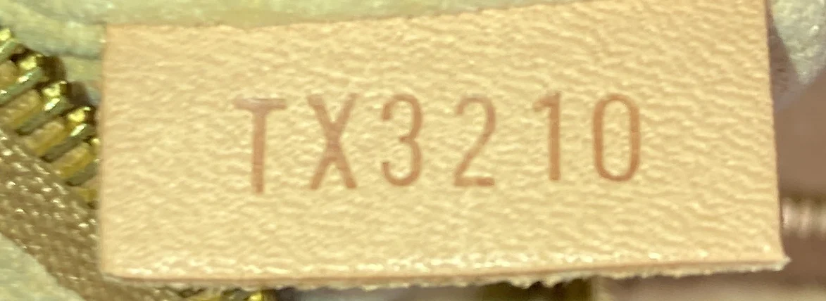 Artsy Handbag Monogram Canvas MM - Deep Luxury