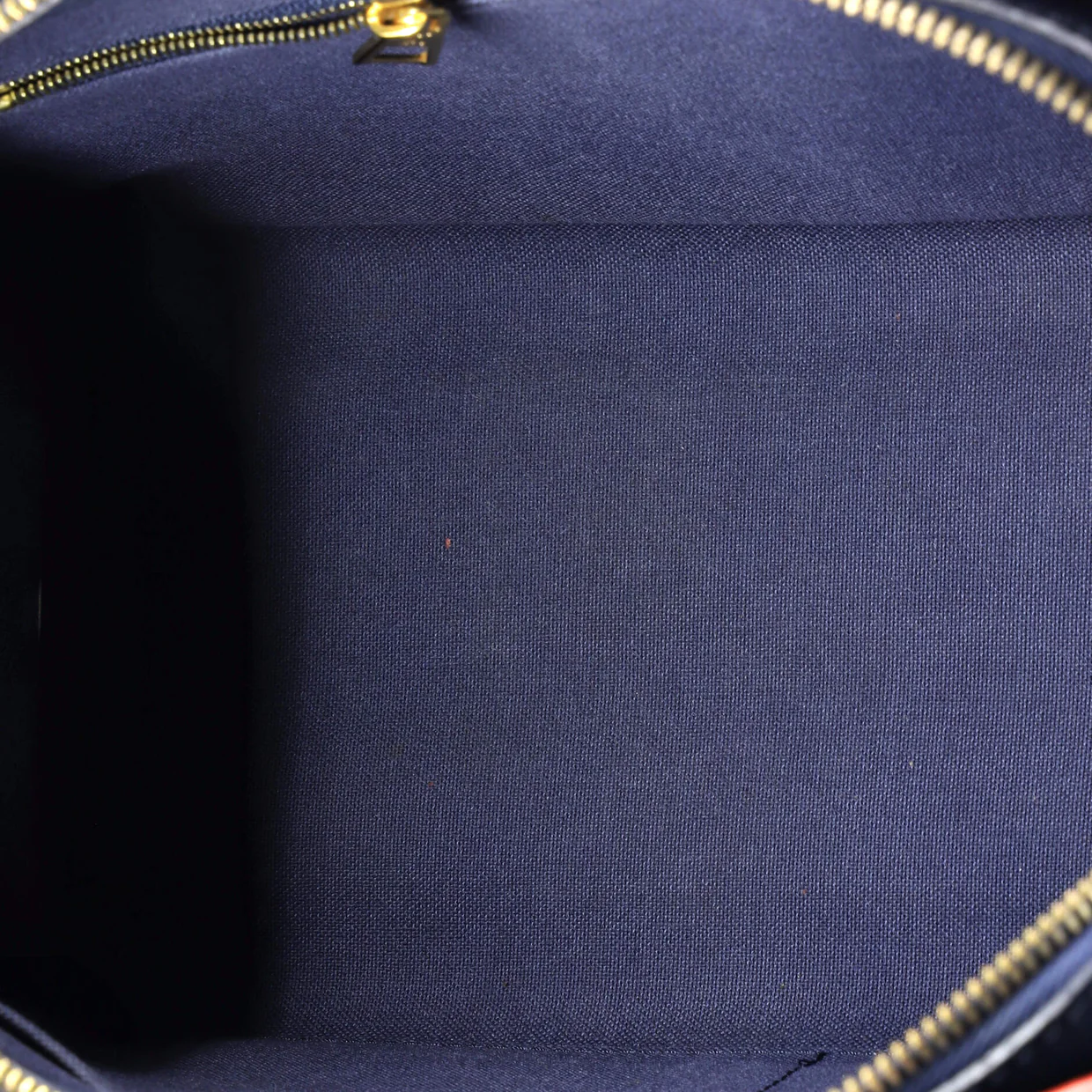 Vaneau Handbag Epi Leather MM - Deep Luxury