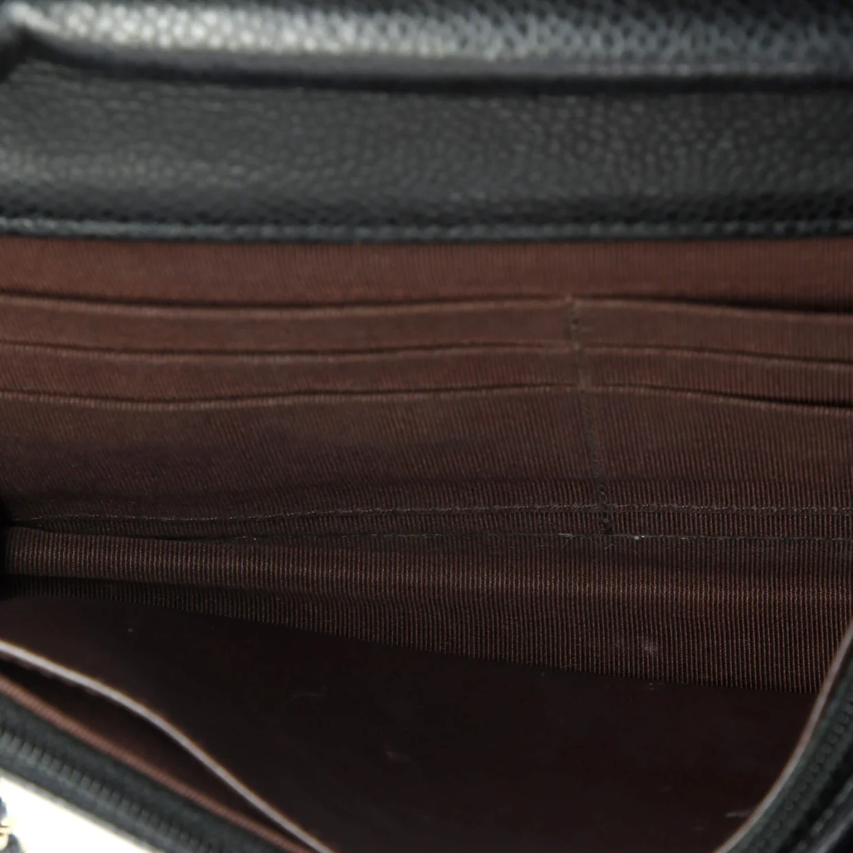Wallet on Chain Quilted Caviar - Deep Luxury