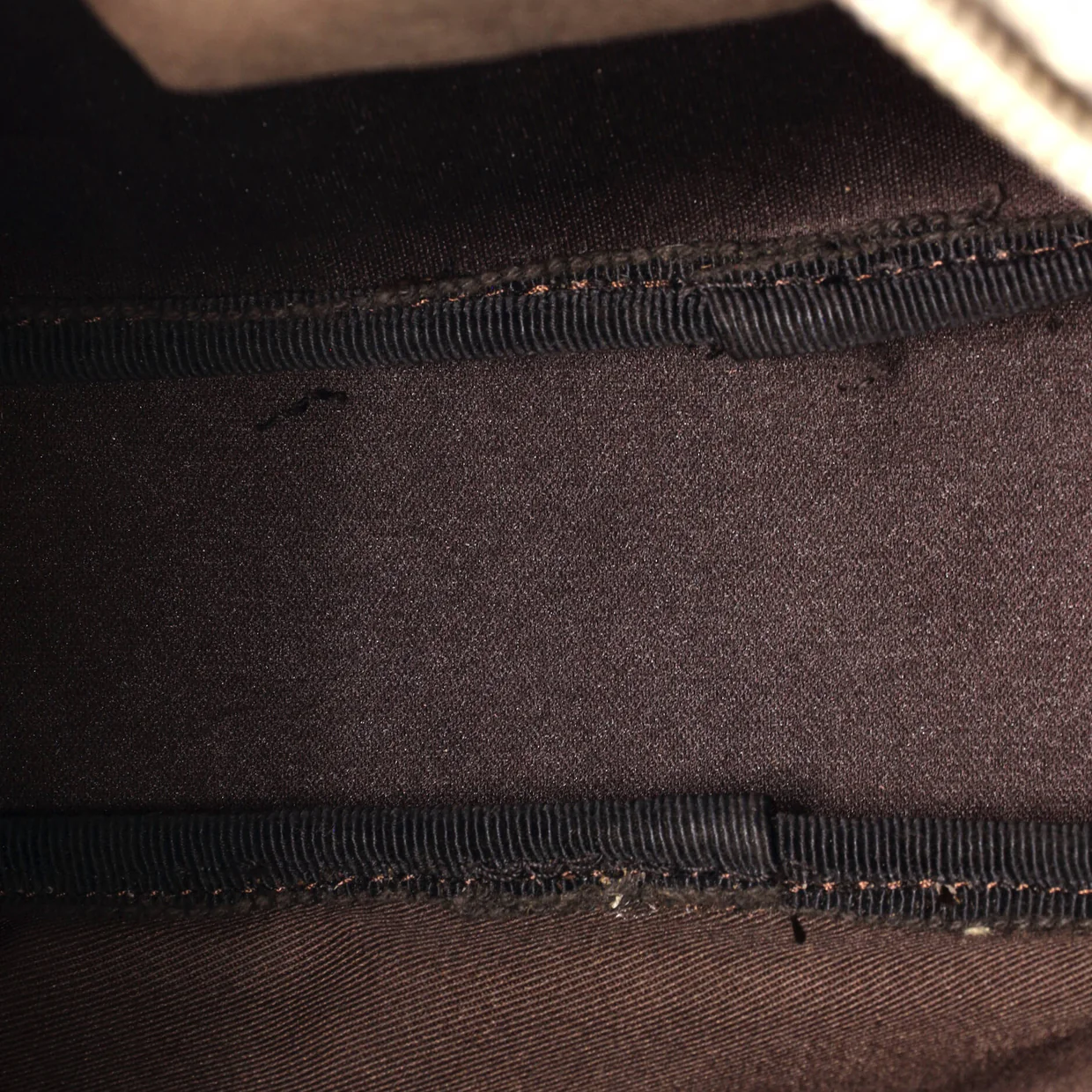 Front Zip Messenger GG Coated Canvas Medium - Deep Luxury