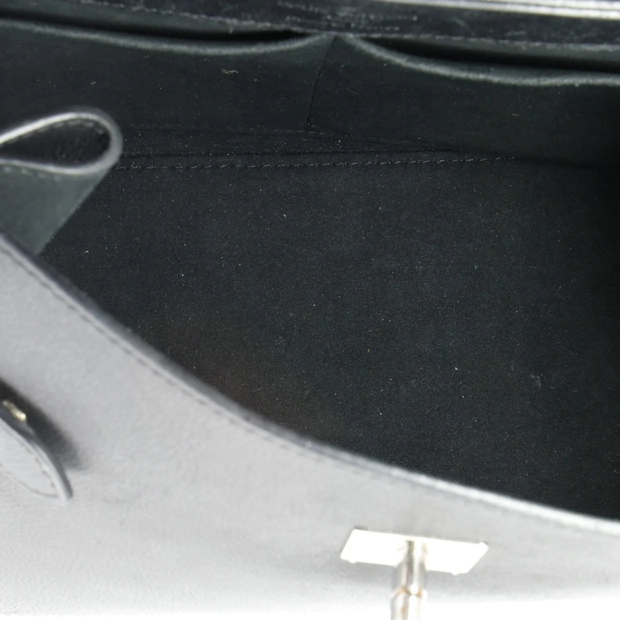 Lockme Ever Handbag Leather MM - Deep Luxury